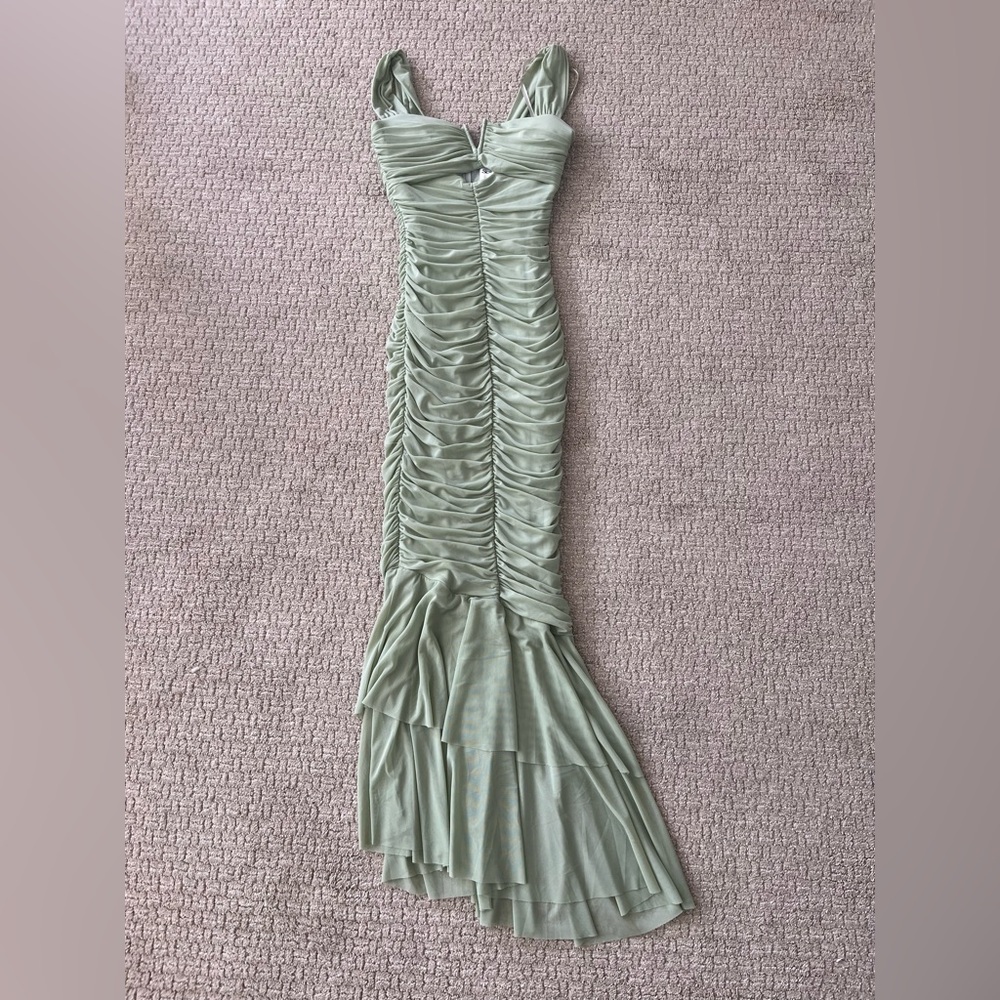 Selfie Leslie Sage Green Ruched Midi Dress - Picture 4 of 10
